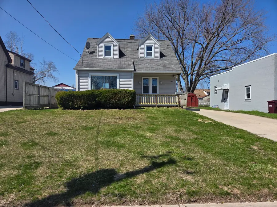 2230 S 10th St, Manitowoc, WI 54220 - #2