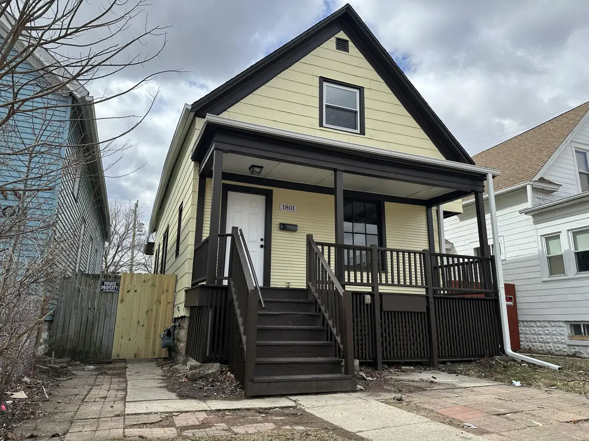 1801 S 77th St, West Allis, WI 53214 - #1
