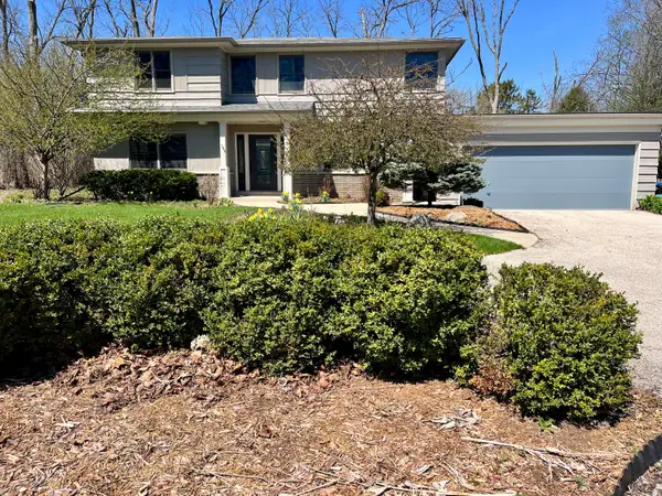340 W Indian Creek Ct, Fox Point, WI 53217