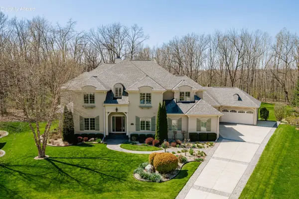 5925 S Conservancy Dr, New Berlin, WI 53151