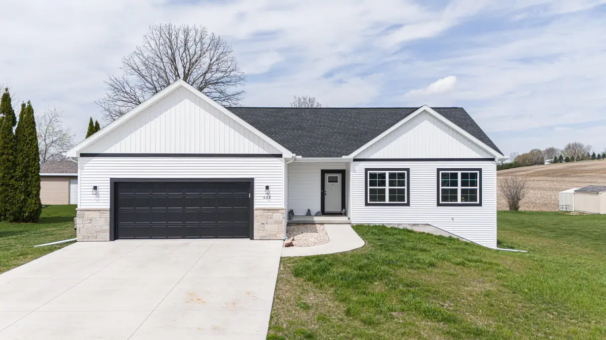 608 Sycamore Pl, Theresa, WI 53091 - #1