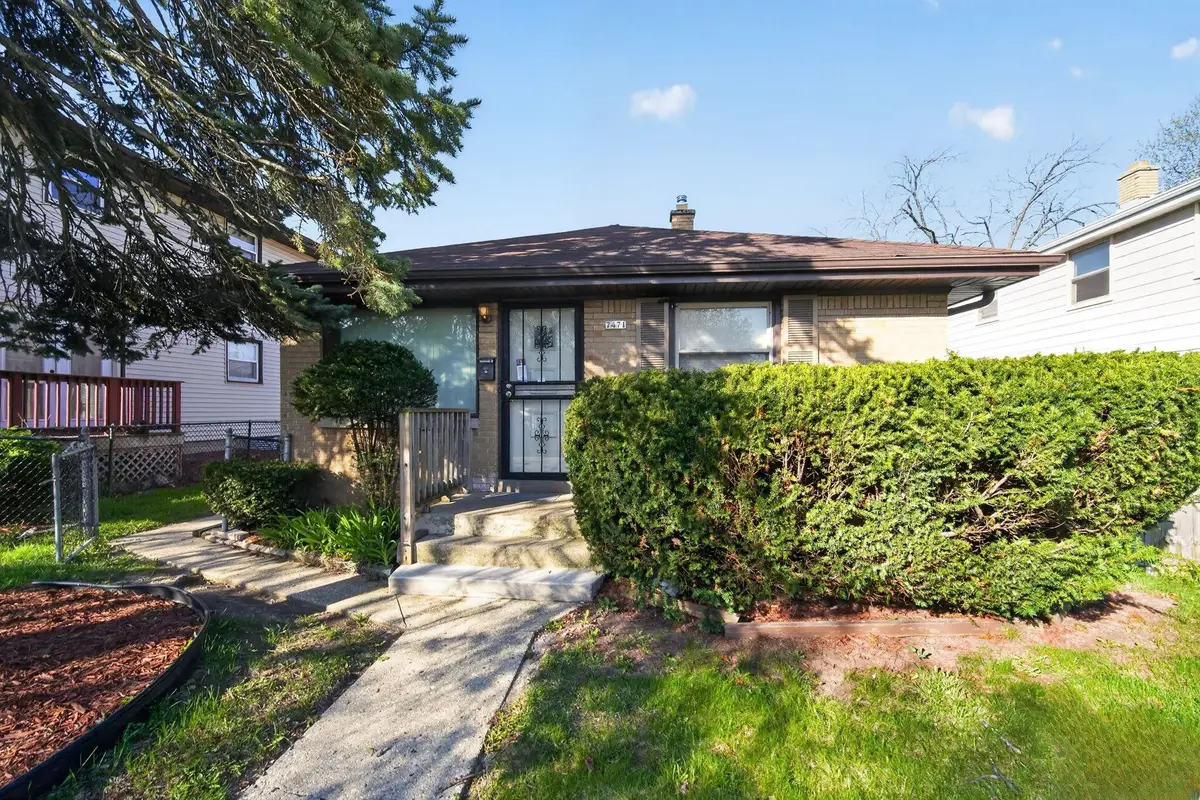 7471 W Beckett Ave, Milwaukee, WI 53216 - #1