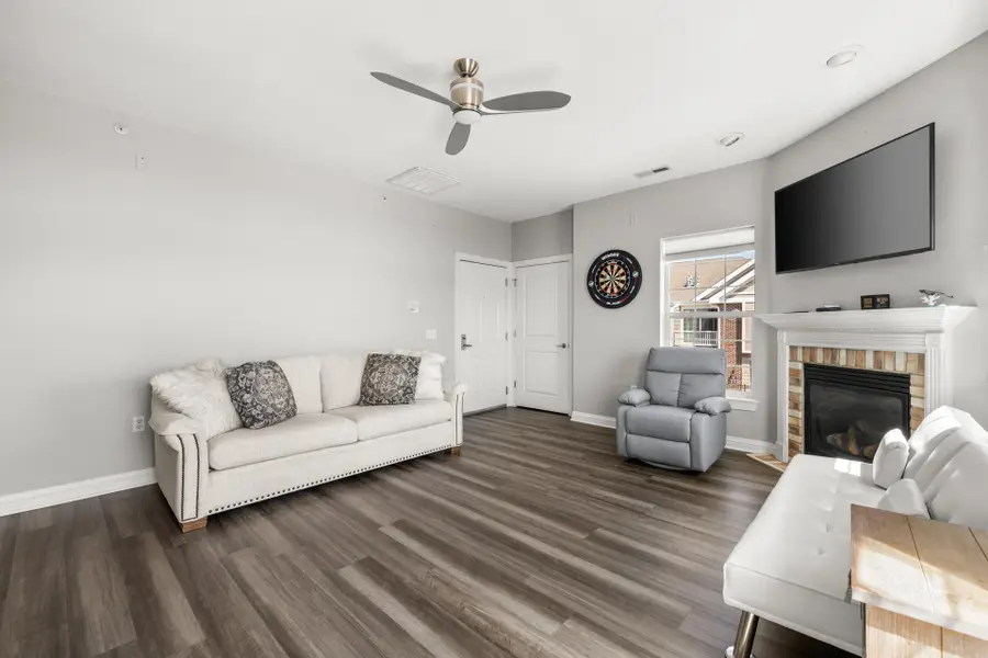 1540 Roxbury Way, Waukesha, WI 53186 - #3