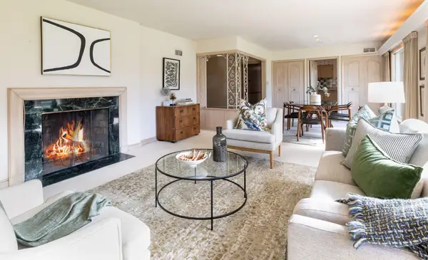 8293 N Gray Log Ln, Fox Point, WI 53217