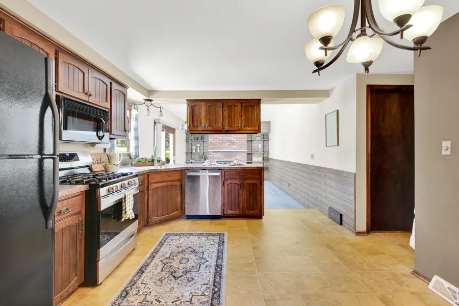 W214N10404 Oak Ln, Germantown, WI 53022 - #3