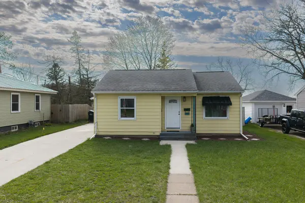 1727 Stoughton Ave, Tomah, WI 54660