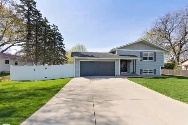 1113 Laurie Dr, Fort Atkinson, WI 53538