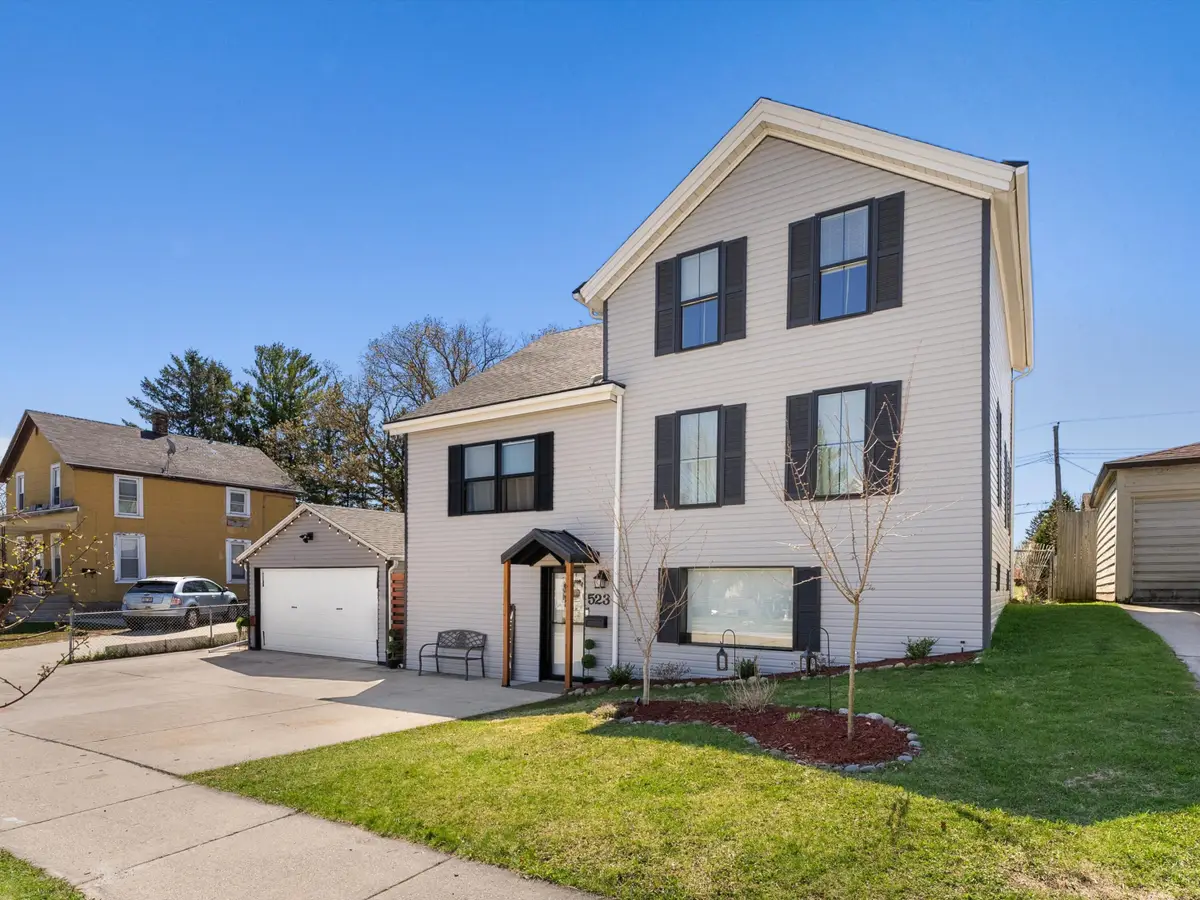 523 Washington St, Sheboygan Falls, WI 53085 - #1
