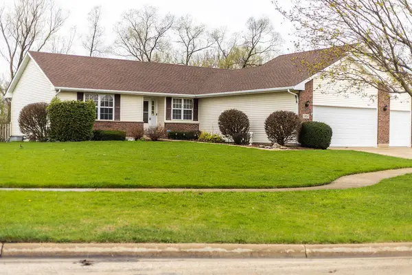 1404 Willow Ln, Harvard, IL 60033