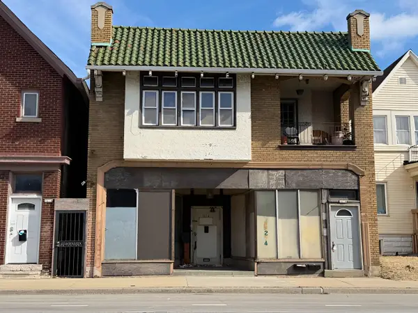 3272 N Holton St, Milwaukee, WI 53212