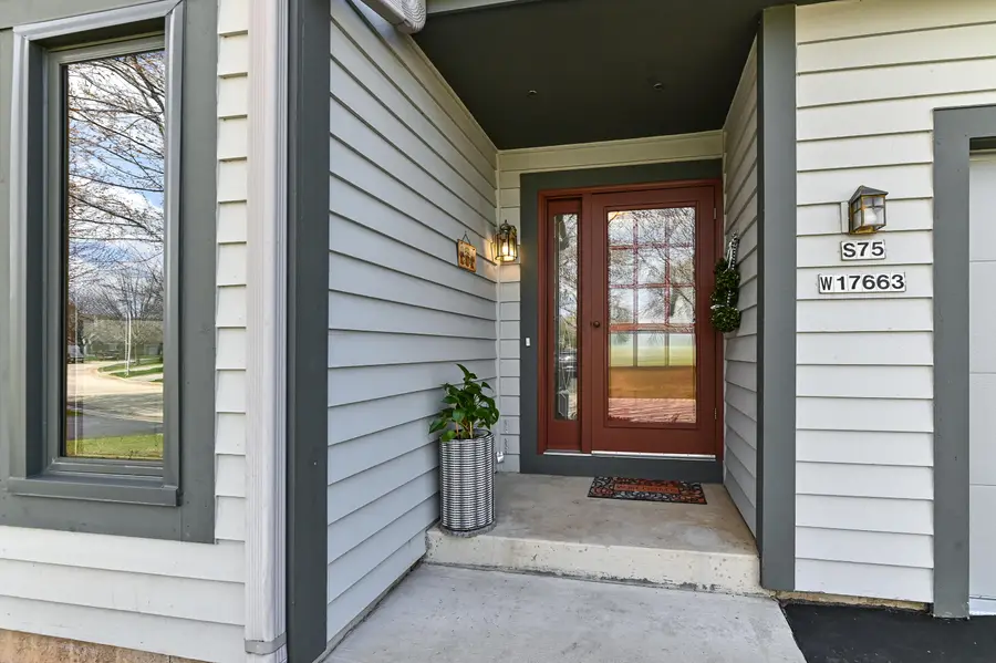 S75W17663 Harbor Cir, Muskego, WI 53150 - #3