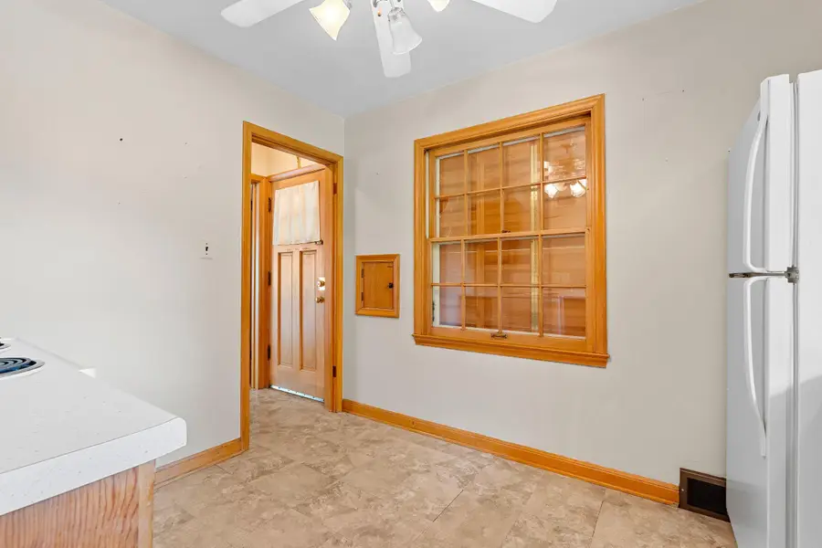 6339 N Bay Ridge Ave, Whitefish Bay, WI 53217 - #3