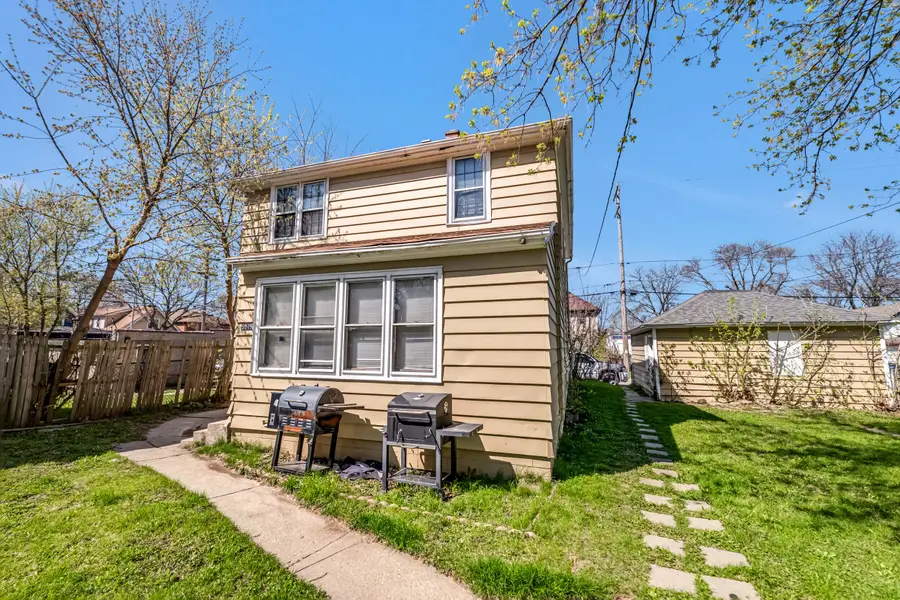 5015 N 38th St, Milwaukee, WI 53209 - #3