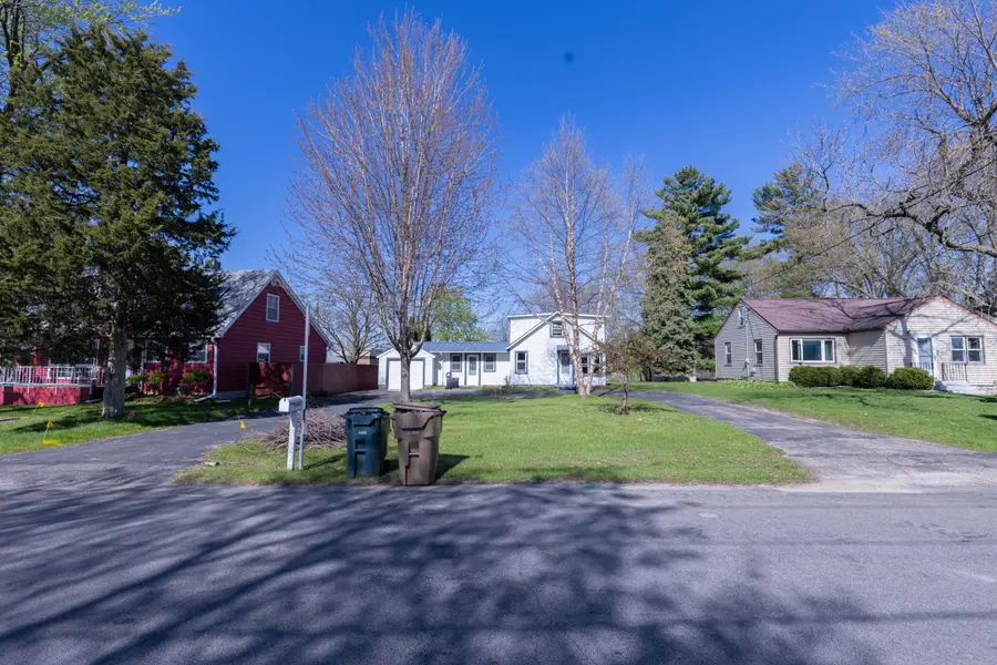 1445 Macarthur Rd, Madison, WI 53714 - #3