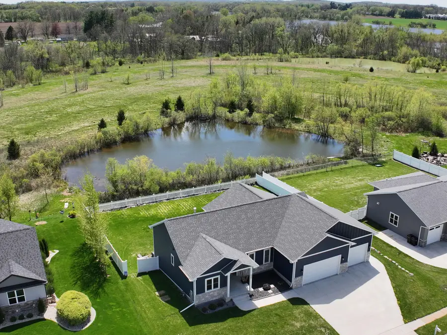 620 E Clancy St, Jefferson, WI 53549 - #2