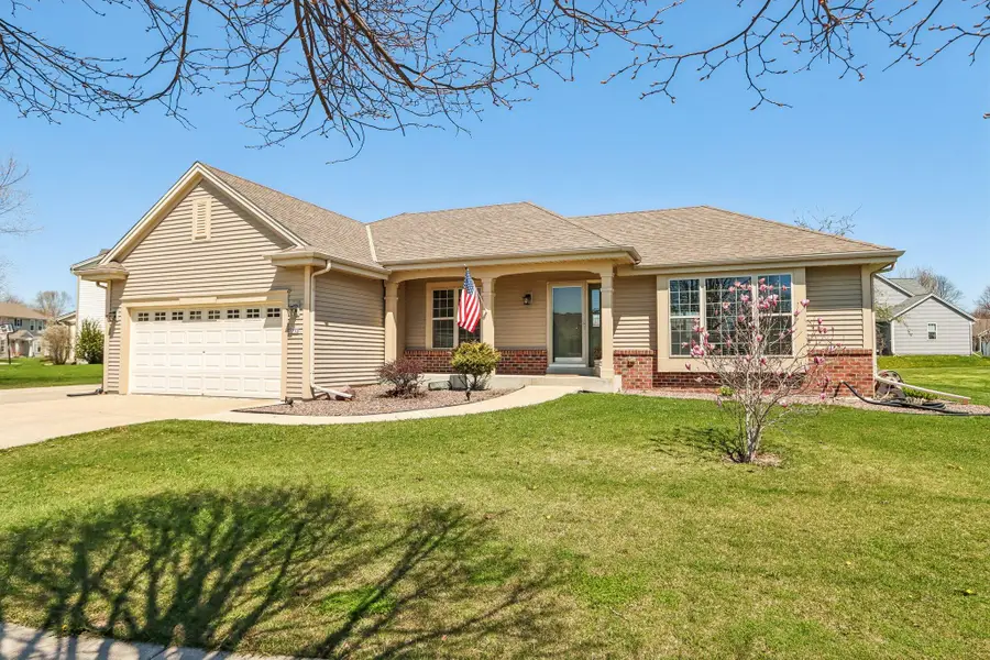 713 Bridlewood Ln, Watertown, WI 53094 - #3