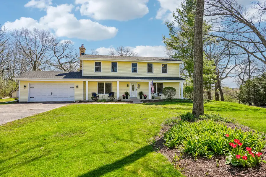 S74W32610 Twin Oaks Ct, Mukwonago, WI 53149 - #2