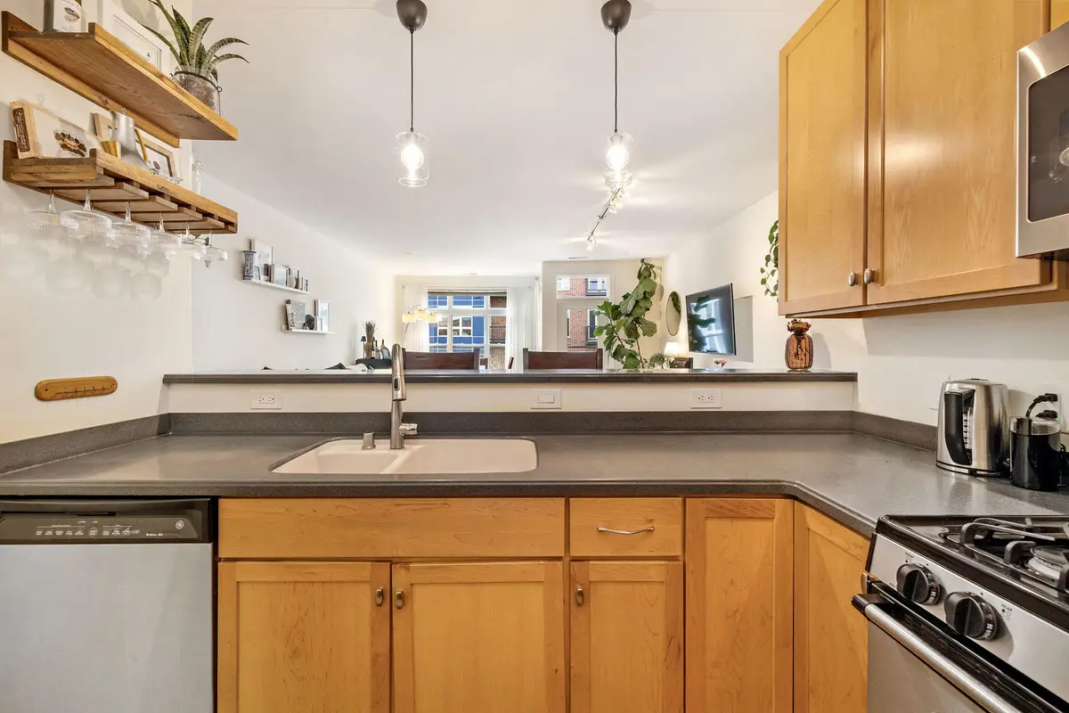 1915 N Water St, Milwaukee, WI 53202 - #1