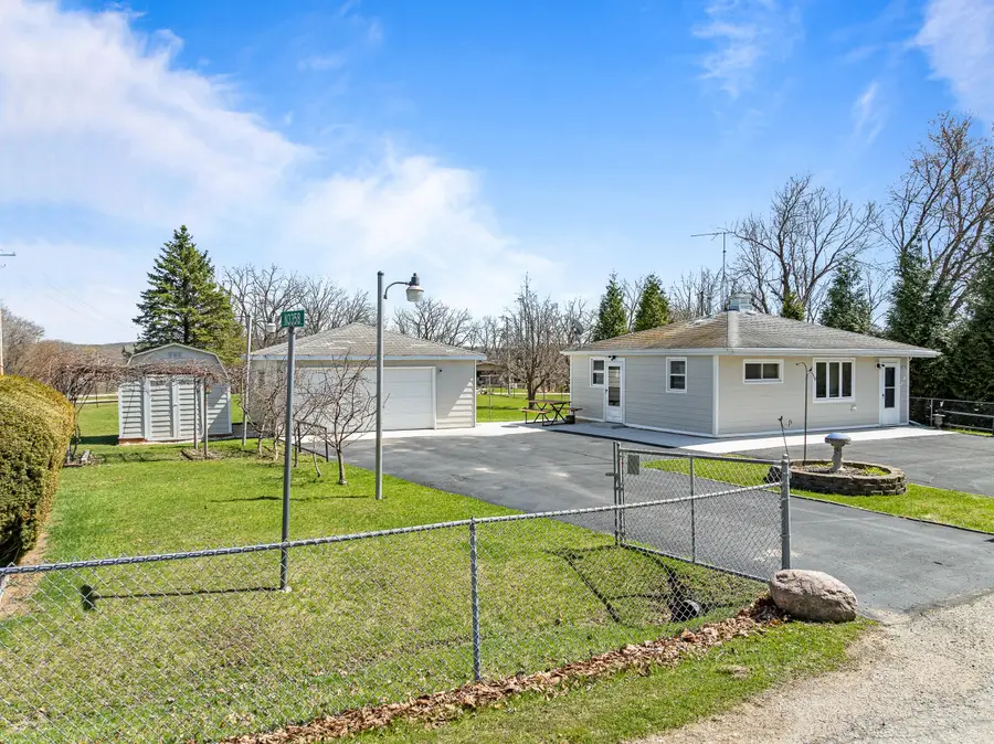 N3358 Hawthorn Rd, Como, WI 53147 - #2