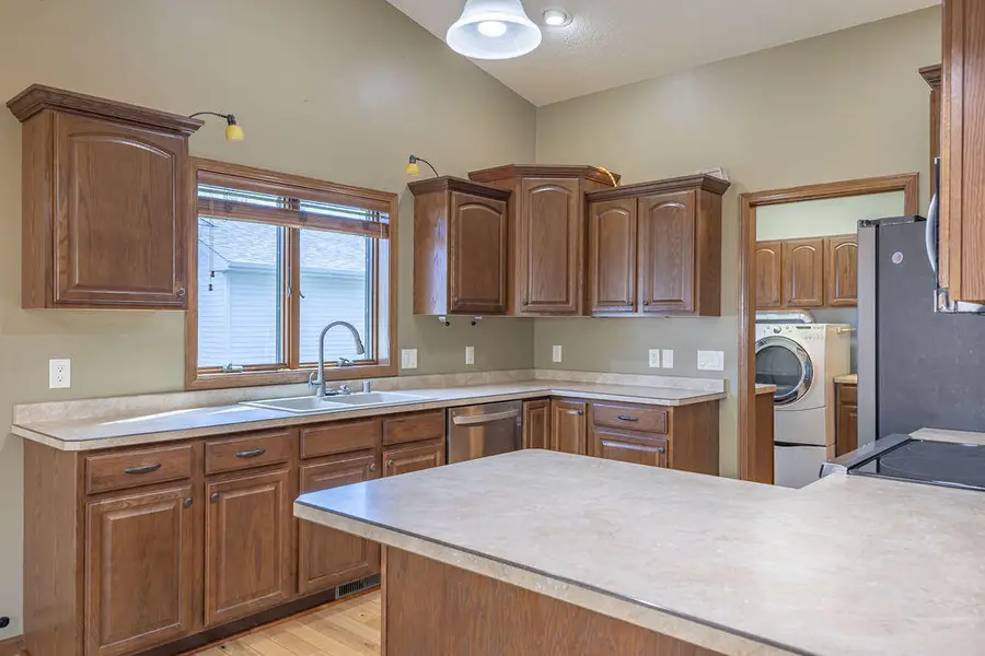 1009 Windhill St, Onalaska, WI 54650 - #3