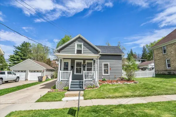 235 E Woolcock St, Jefferson, WI 53549