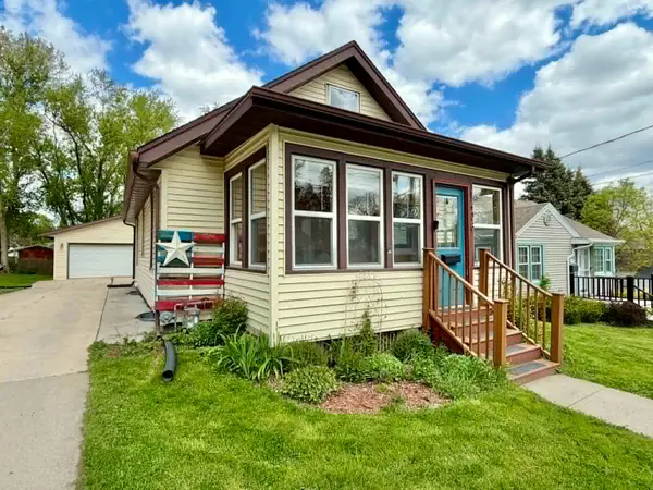 1408 Duffy St, Watertown, WI 53094