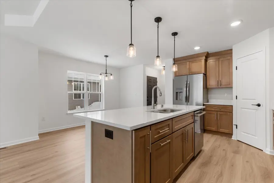 508 Hunter Oaks Blvd, Watertown, WI 53094 - #3