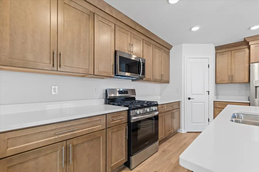 520 Hunter Oaks Blvd, Watertown, WI 53094 - #3