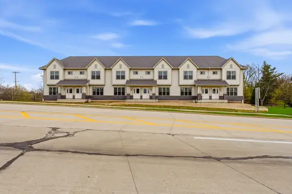 2121 E Howard Ave, Saint Francis, WI 53235
