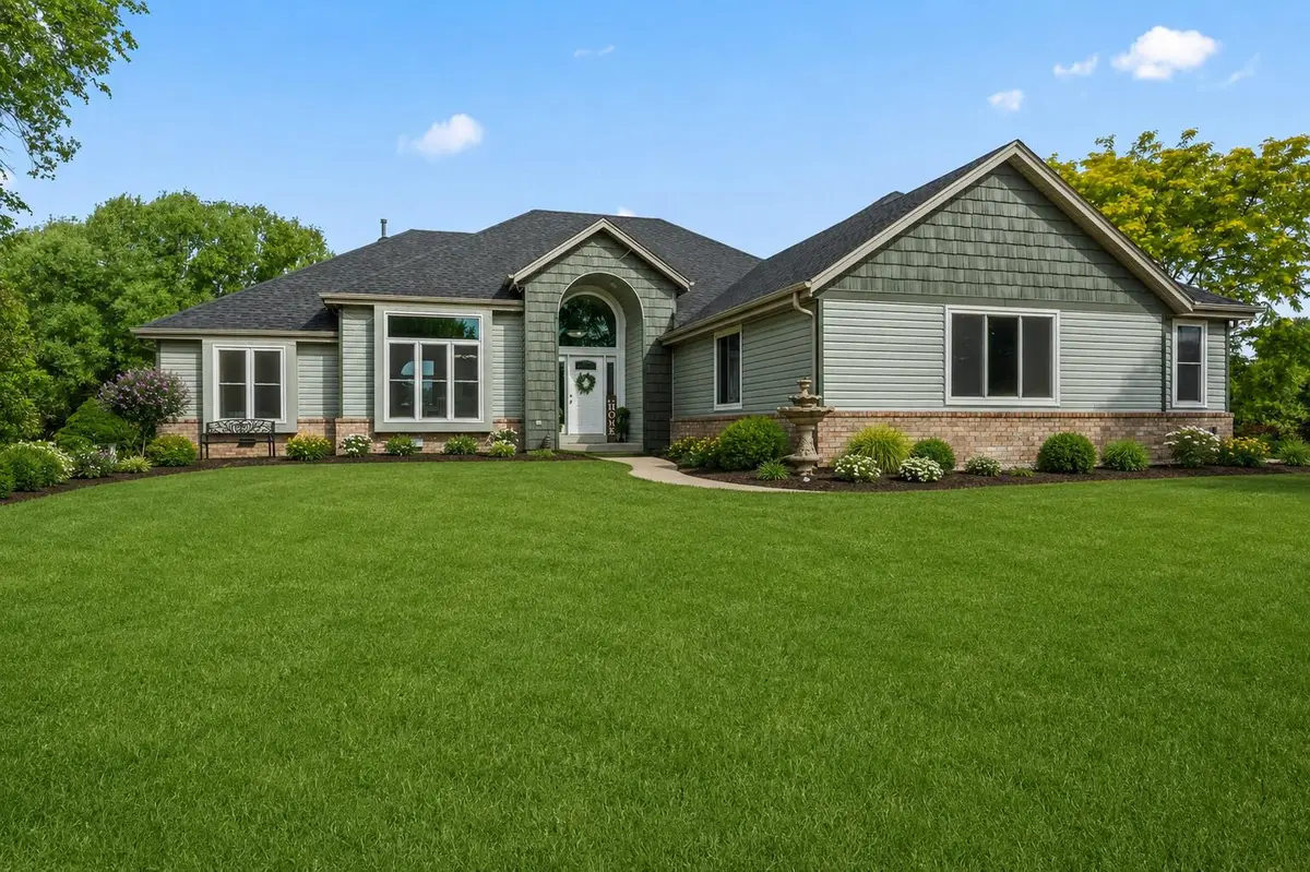 W1578 Marsh Rd, Palmyra, WI 53156 - #1