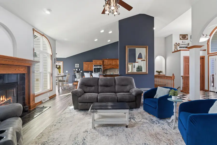 W1578 Marsh Rd, Palmyra, WI 53156 - #3