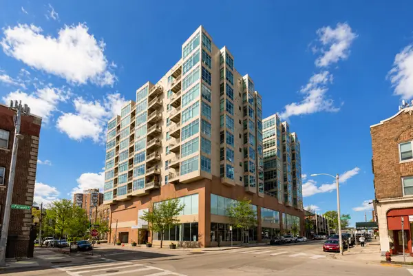 1550 E Royall Pl, Milwaukee, WI 53202