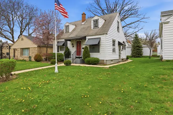 8526 W Center St, Milwaukee, WI 53222