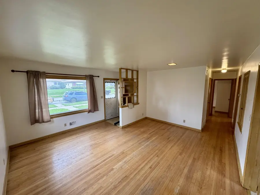 4160 N 69th St, Milwaukee, WI 53216 - #2