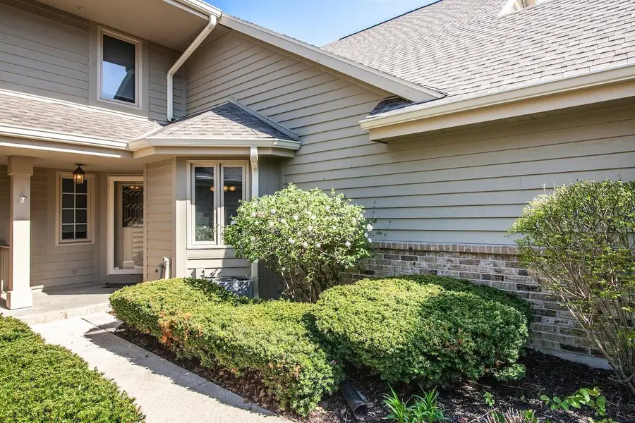 N21W24202 Cumberland Dr, Pewaukee, WI 53072 - #2