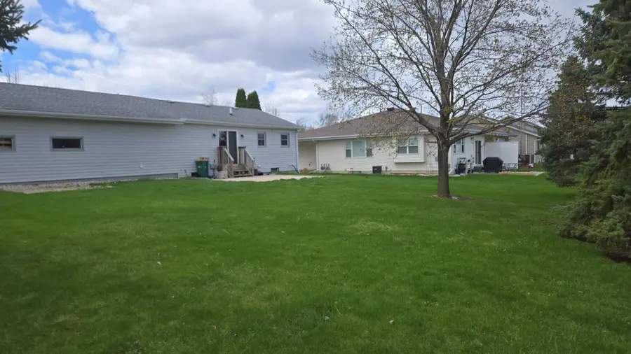 1093 Mihill Ave, Fond Du Lac, WI 54935 - #3