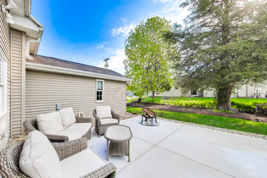 335 Howard St, Walworth, WI 53184 - #3
