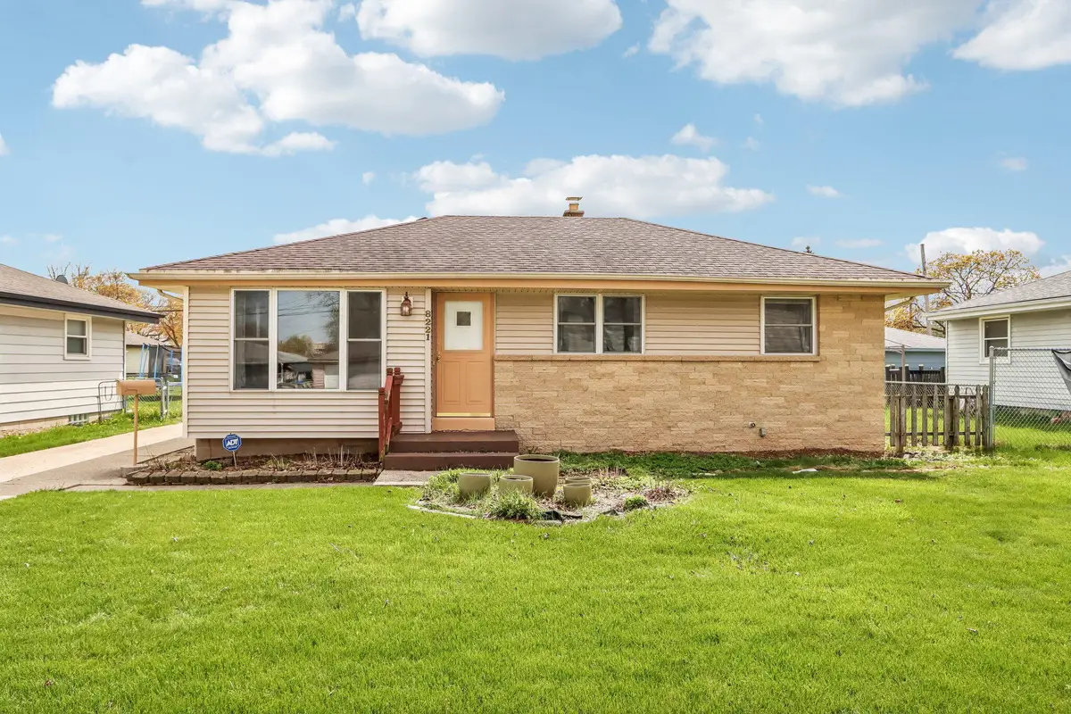 8221 W Carmen Ave, Milwaukee, WI 53218 - #1