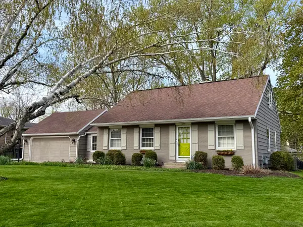 1245 N 121st St, Wauwatosa, WI 53226