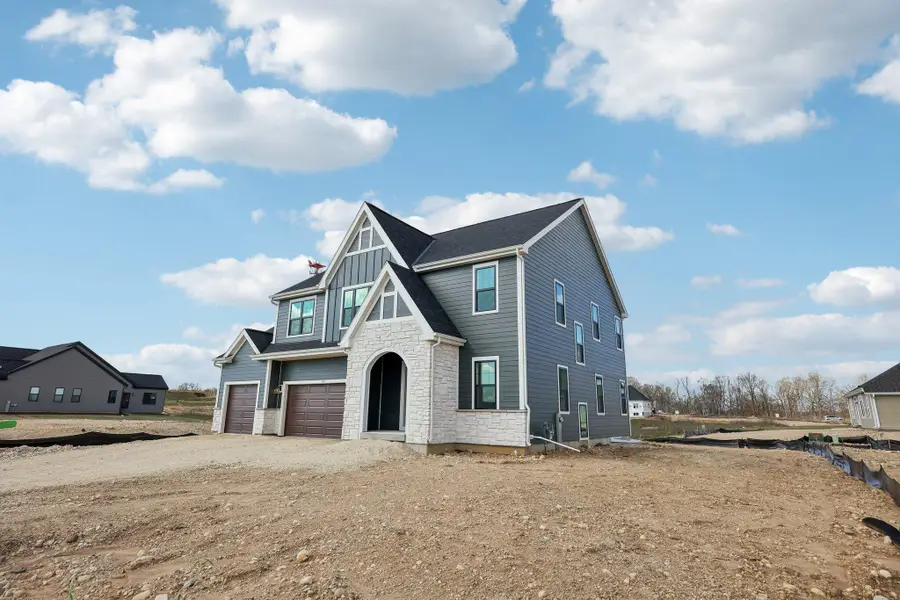 447 Sandstone St, Slinger, WI 53086 - #2