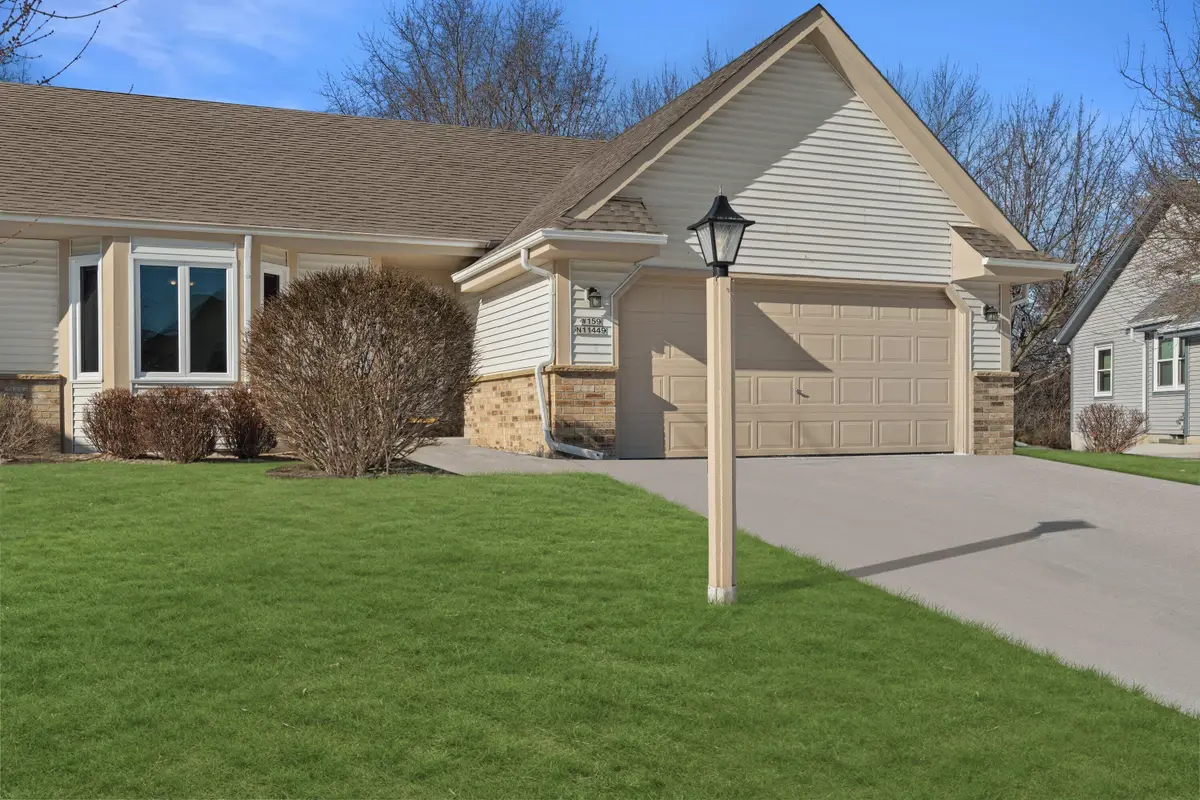 W159N11449 Red Oak Cir, Germantown, WI 53022 - #1