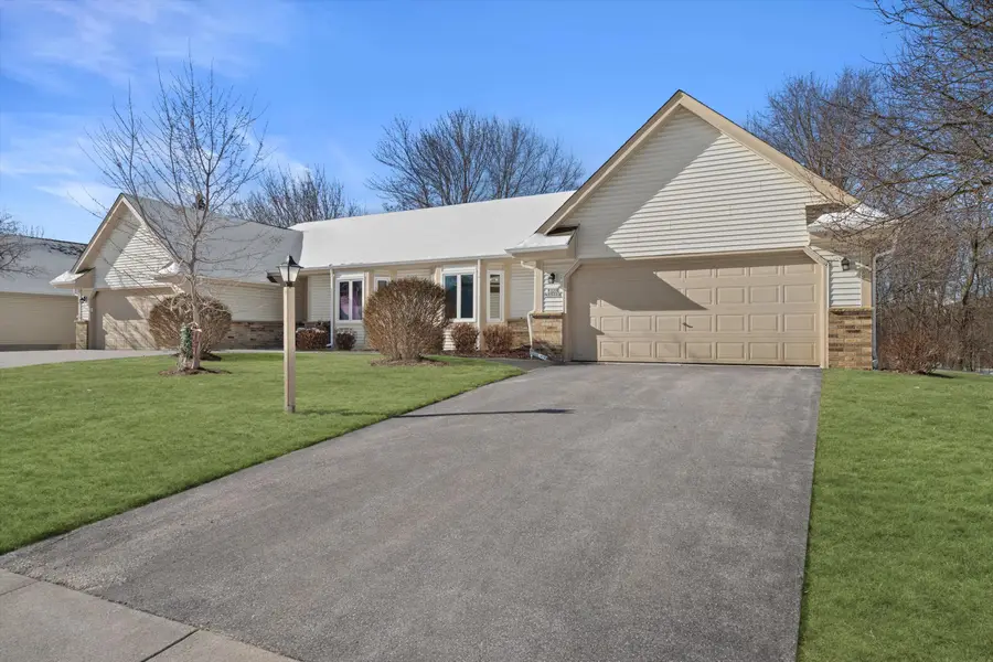 W159N11449 Red Oak Cir, Germantown, WI 53022 - #2