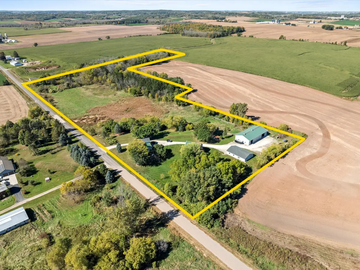 12024 Point Creek Rd, Meeme, WI 53063 - #1