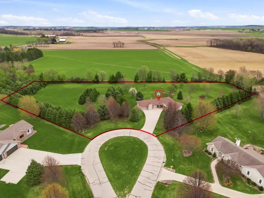 W3932 Linden Ct, Taycheedah, WI 53049 - #2