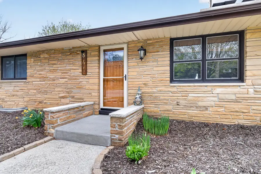 841 S 7th Ave, West Bend, WI 53095 - #3