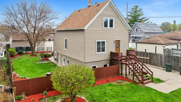 1637 Maple St, South Milwaukee, WI 53172