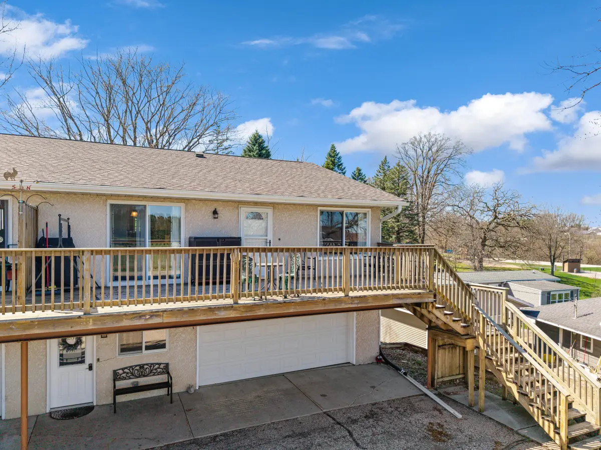 817 Kingston St N, Caledonia, MN 55921 - #1