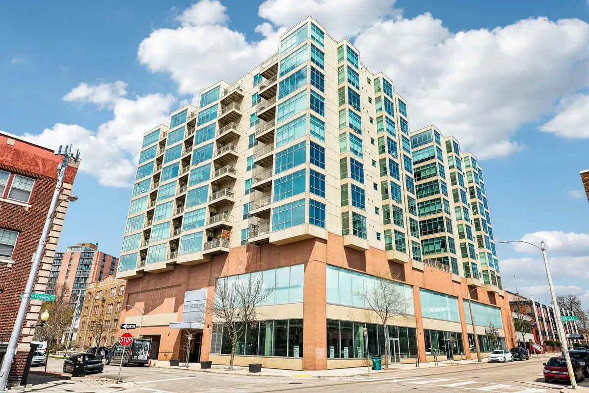 1550 E Royall Pl, Milwaukee, WI 53202 - #1