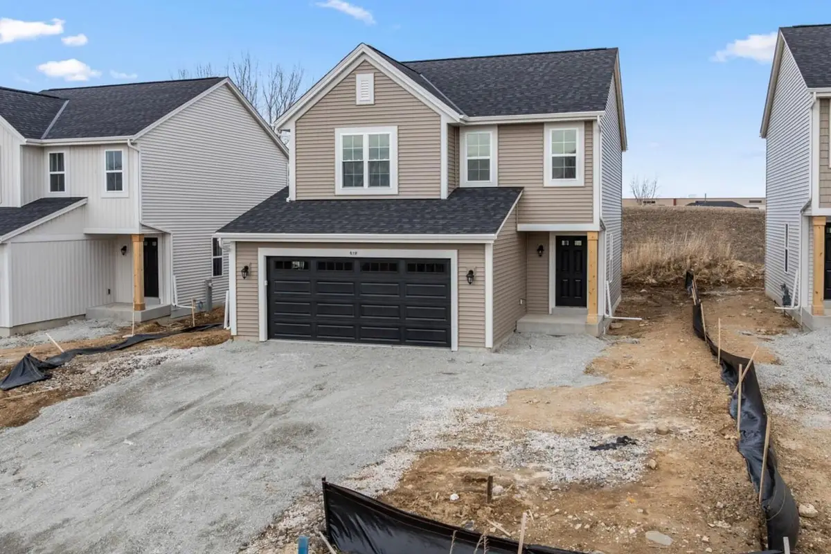 619 Belmont Dr, Watertown, WI 53094 - #1