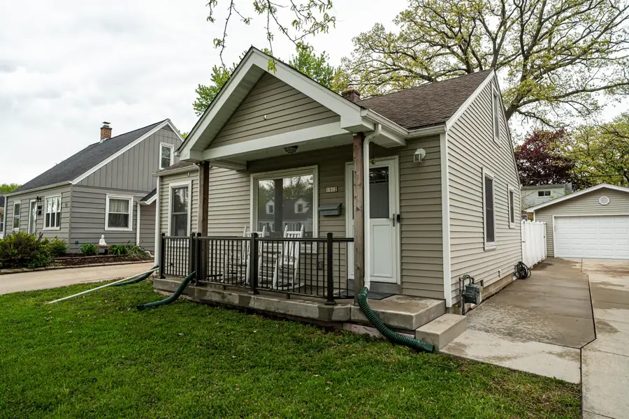 1012 S 111th St, West Allis, WI 53214 - #2